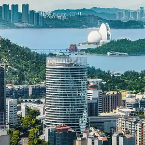 https://crowne-plaza-city-center-an-ihg.getmacauhotels.com